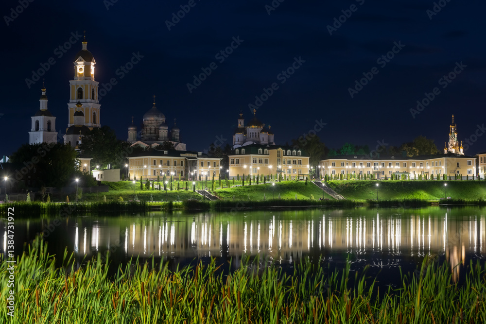 Fototapeta premium View of the Holy Trinity Serafimo-Diveevsky convent from the river Wichkinza on a summer night