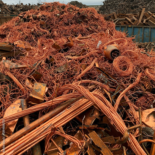 Obraz na płótnie A pile of scrap copper wire for recycling w salonie