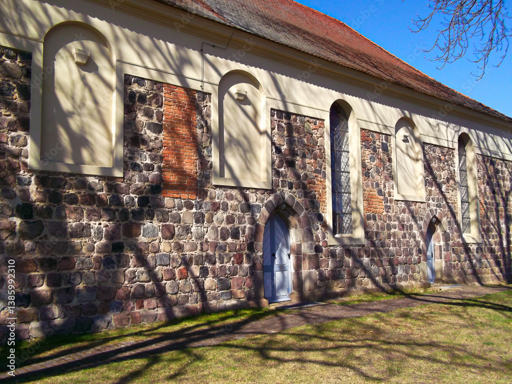 Evangelische Kirche aus dem 13. Jahrhundert