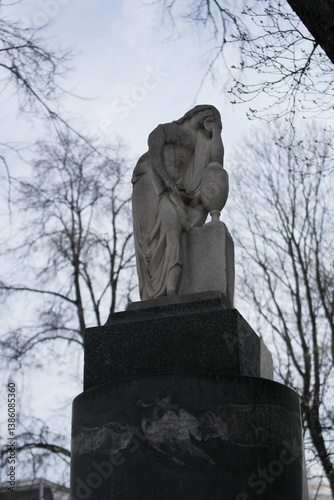 statue, sculpture, monument, architecture, history, city, old, cemetery