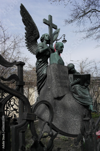 statue, sculpture, monument, architecture, history, city, old, cemetery