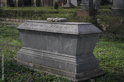 statue, sculpture, monument, architecture, history, city, old, cemetery