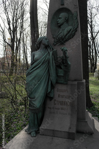 statue, sculpture, monument, architecture, history, city, old, cemetery