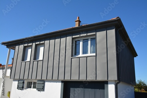 Isolation thermique externe à l'étage et bardage en zinc