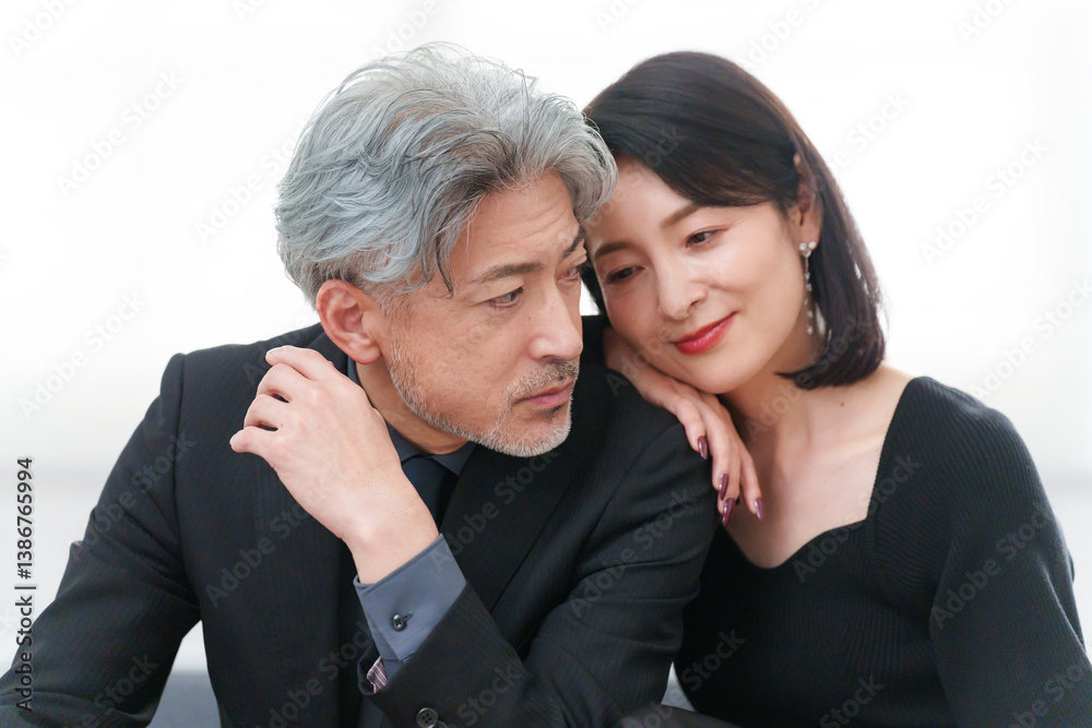 フォーマルな服を着た夫婦・カップル フォーマルな服を着た夫婦・カップル