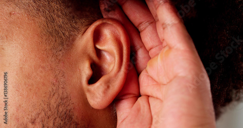 Obraz na płótnie Audiologist treating African man with painful w salonie