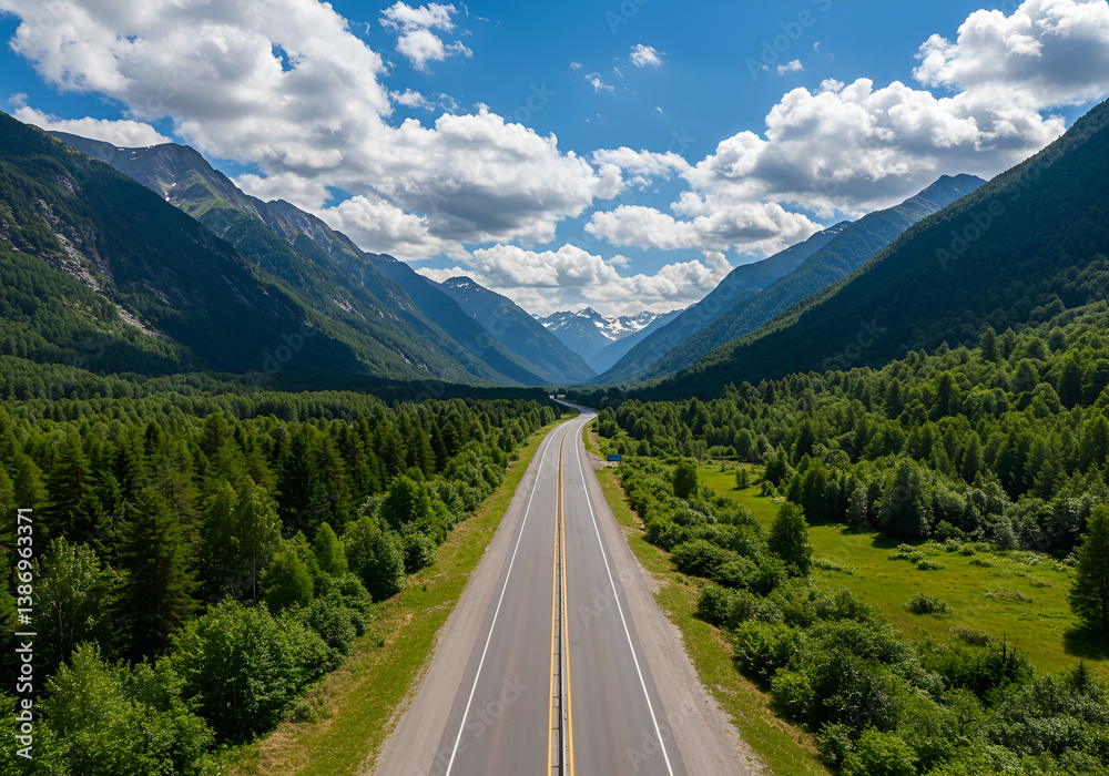 Naklejka premium Scenic Highway Through Majestic Mountain Valley