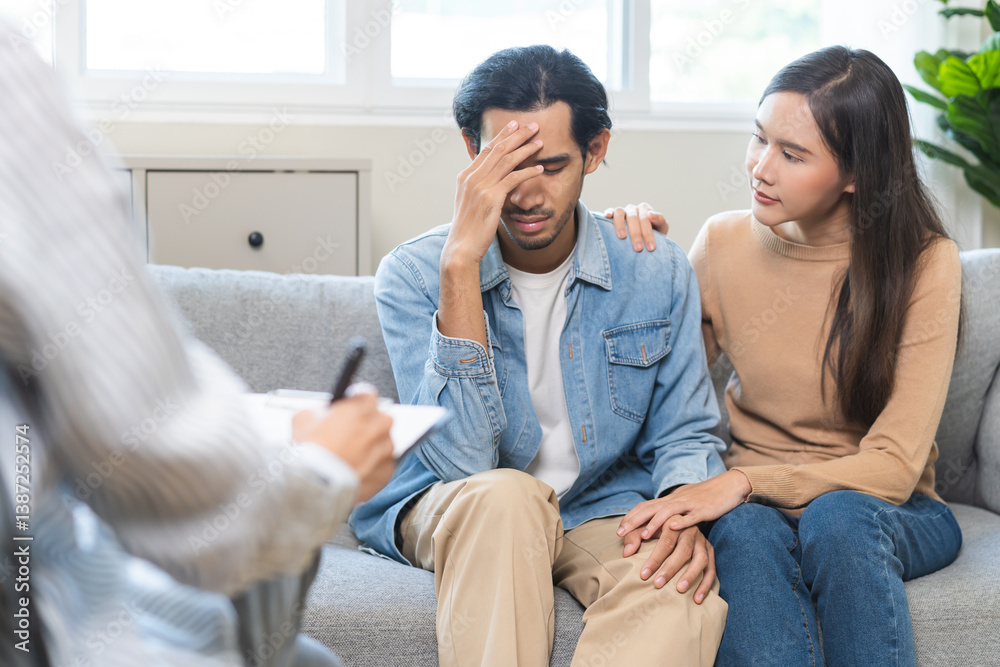Φωτογραφία Psychology, depression asian young couple love woman and male patient consulting