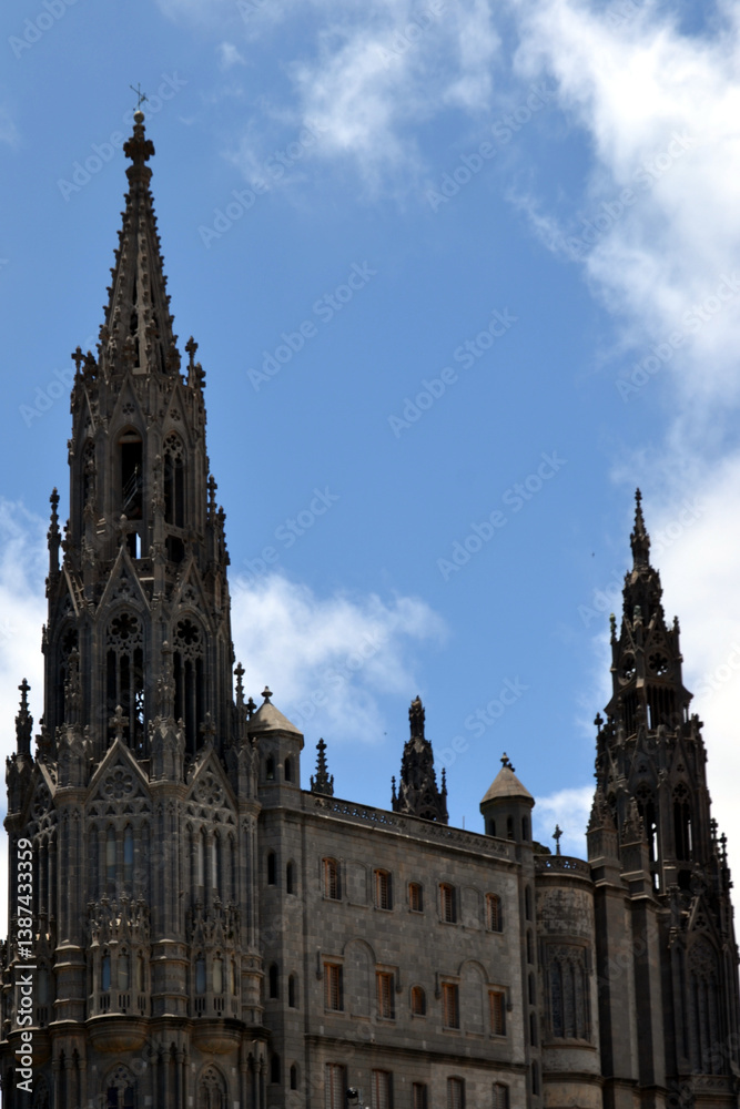 Fototapeta premium The Church of San Juan Bautista or Arucas Church, is a Catholic church located in the old town of Arucas, in Gran Canaria, Canary Islands, Spain.
