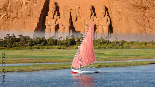 Photos Beautiful Nile scenery with sailboat in the Nile on the way to The Front of the