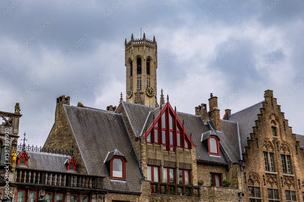 Obraz premium Le Beffroi de Bruges vu depuis la place du Bourg