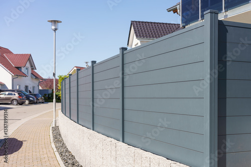 Sichtschutzwand im Garten
