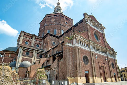 Obraz na płótnie Pavia Cathedral, Lombary, Italy and Civic Tower ruins w salonie