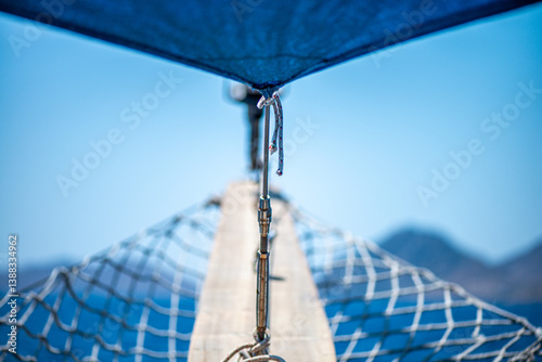 Tableau sur toile Ropes, Mast, and Knot on a Touristic Yacht – Sailing Essentials