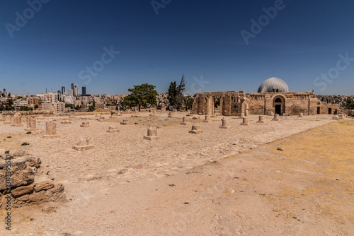 Obraz na płótnie Umayyad Mosque ruins at the Citadel in Amman, Jordan. w salonie