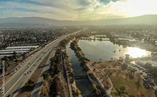 фотографія Aerial view of a lake and highway in Campbell, California, USA