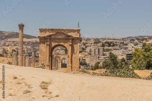 Obraz na płótnie Northern Tetrapylon in Jerash, Jordan w salonie