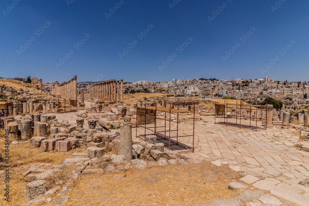 Fototapeta premium The South Tetrapylon ruins in Jerash, Jordan