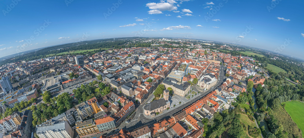 Die Kleeblattstadt Fürth an Rednitz und Pegnitz in der Metroploregion Nürnberg von oben