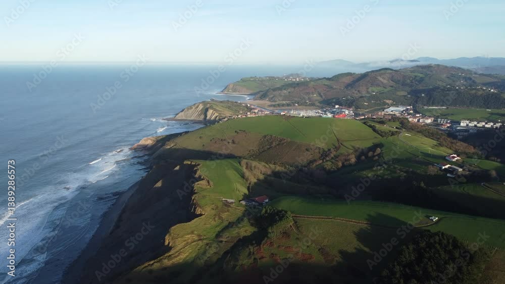Acercamiento a la costa del Mar Cantábrico en Zumaia (Euskadi) 3