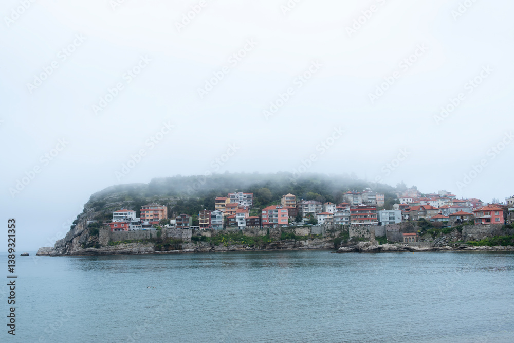 Obraz premium Amasra is a district of Bartın Province, in the west of the Black Sea region. It was formed by the merger of four of the five small islands over time. The city was founded in the 12th century. 
