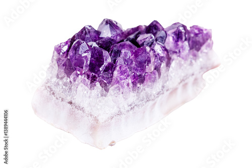 Obraz na płótnie Amethyst mineral stone on a white background close up w salonie