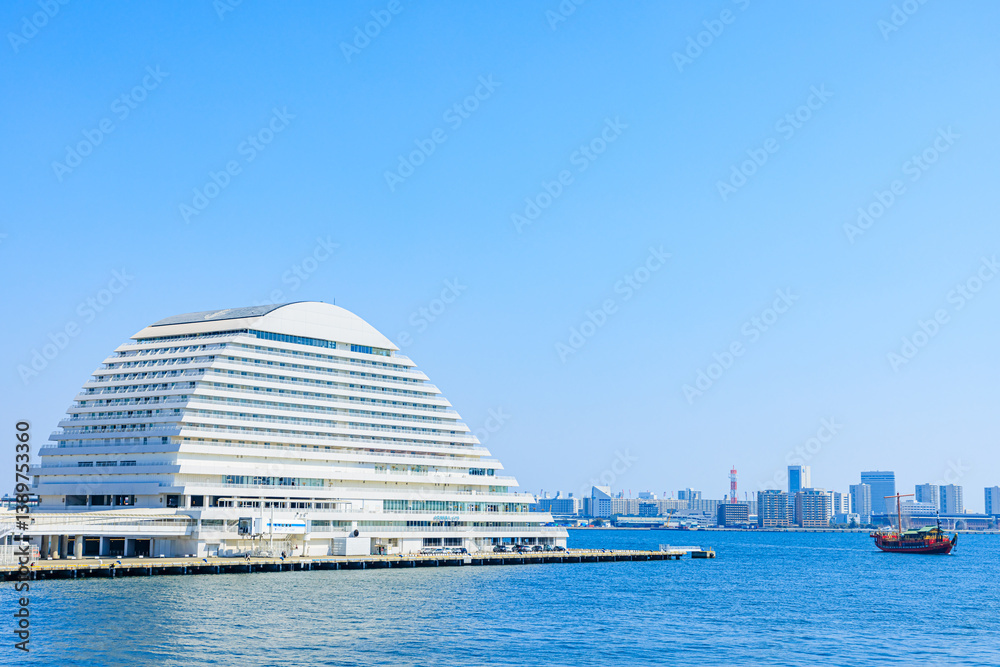 Obraz premium 春の神戸港 兵庫県神戸市 Spring in Kobe Port. Hyogo Pref, Kobe City.