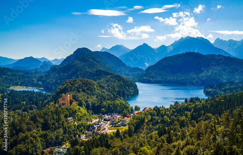 Obraz na płótnie mountain landscape with lake and mountains w salonie