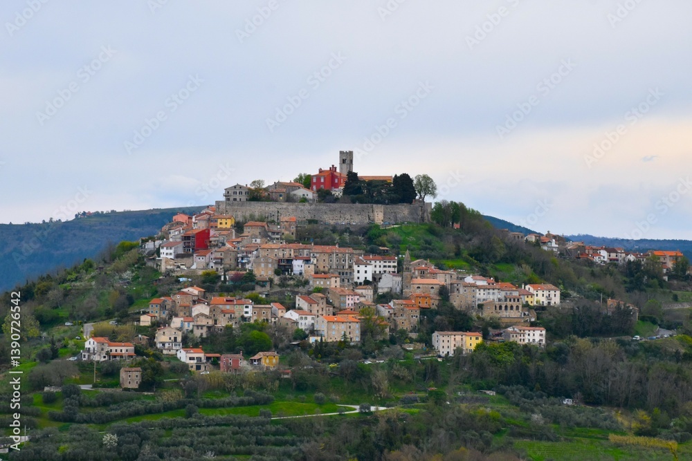 Obraz premium View of the old medieval town of Motovun in Istria, Croatia