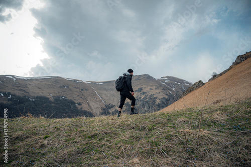 Obraz na płótnie hiker in the mountains w salonie