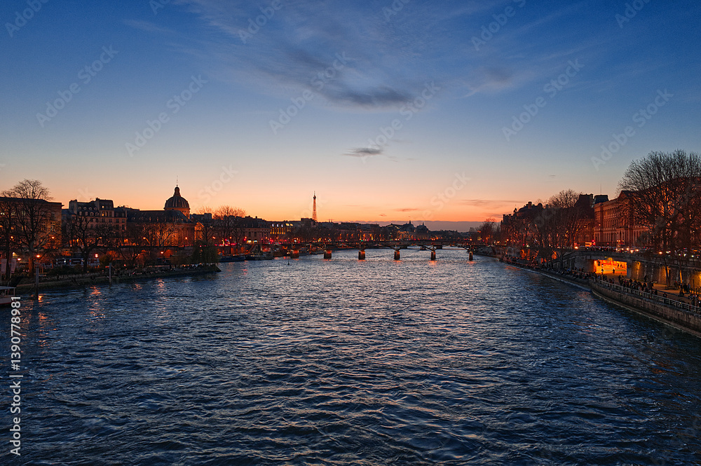 Fototapeta premium View on Seine, Louvre, Tour Eifel and Bridges in the Sunset in Paris