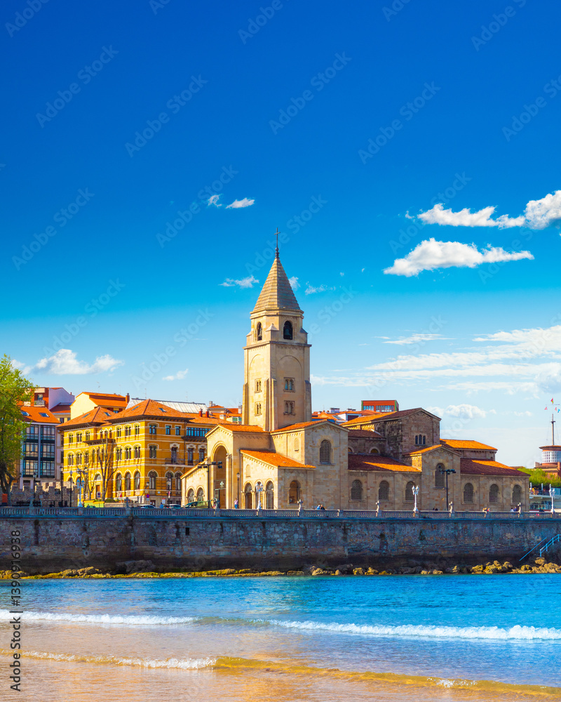 Fototapeta premium Beautiful view of the city of Gijon in Asturias, Spain