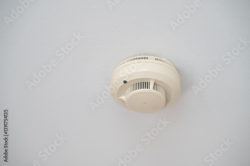 Сeiling fire alarm detector