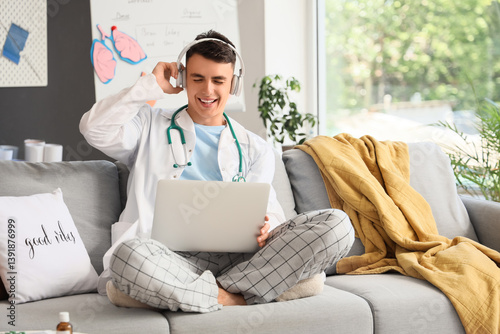 Male medical student in hea...