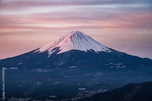 Wallpaper Mural 山梨県新道峠からの富士山と河口湖 Torontodigital.ca