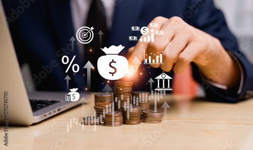 Concepts of financing and investment, equity financing, ROI investment return, interest rate and dividend, businessmen calculate investment return and return by percentage.