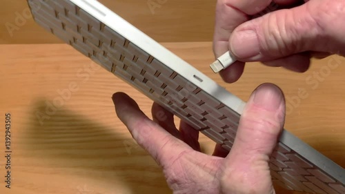 Charging a wireless keyboard