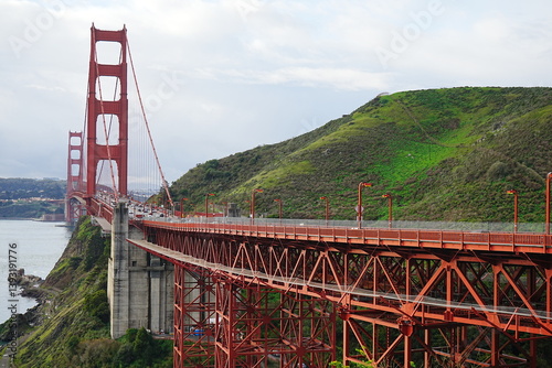 Obraz na płótnie Sunset view of Golden Gate Bridge in San Francisco, United States - アメリカ サンフランシスコ ゴールデンゲートブリッジ
w salonie
