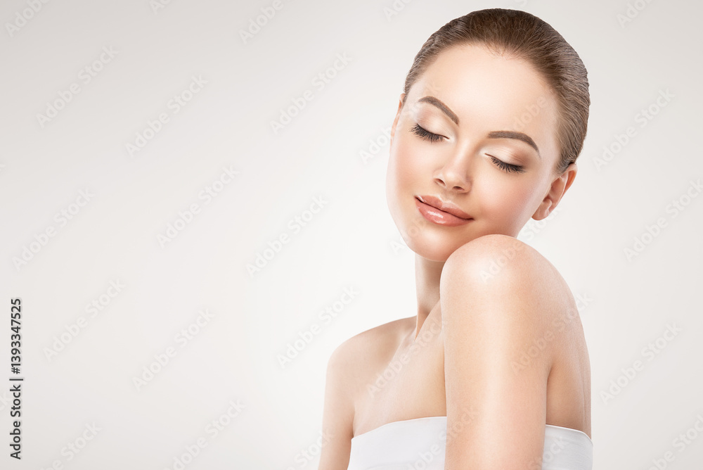 Beautiful Young Woman with Clean Fresh Skin . Facial treatment . Cosmetology , beauty and spa . Skin care
Beautiful Young Woman with Clean Fresh Skin . Facial treatment . Cosmetology , beauty and spa . Skin care