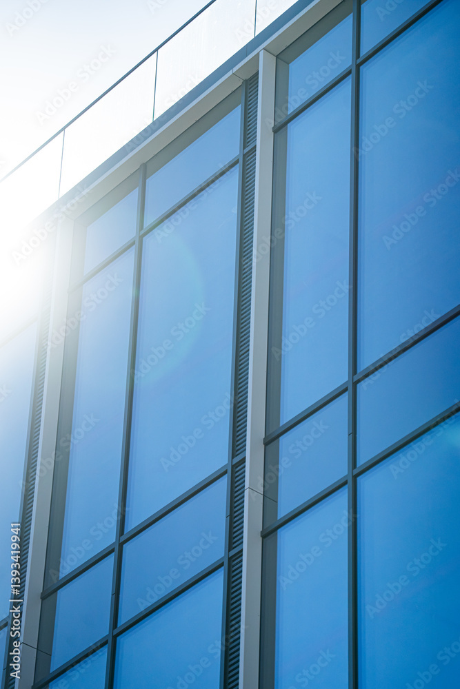 durable glass in a skyscraper, good visibility of the city panorama - high quality glass
