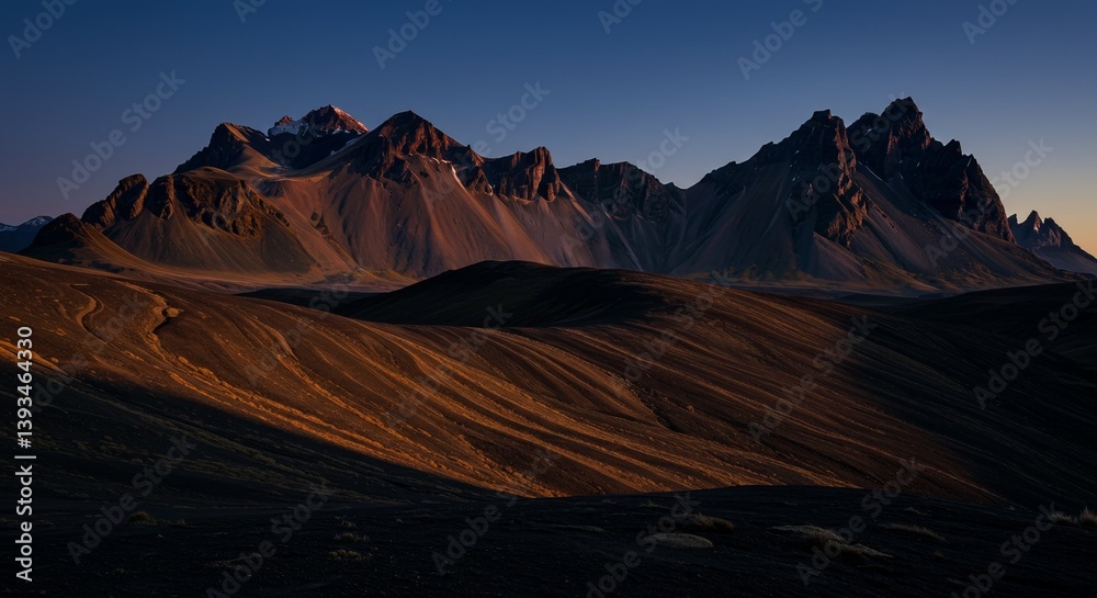 Naklejka premium sunset in the mountains