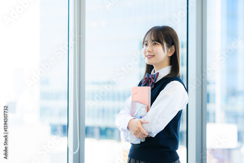 笑顔の女子高校生【撮影協力:学校法人電波学園 東京電子専門学校】 Free Download 笑顔の女子高校生【撮影協力:学校法人電波学園 東京電子専門学校】 - GFXLoad