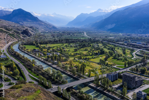 Vue depuis le château  de Tourbillon, à Sion, en direction du haut Valais.