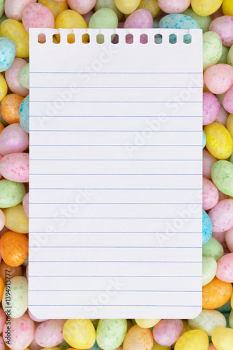 Obraz na płótnie Blank line paper on colorful eggs w salonie