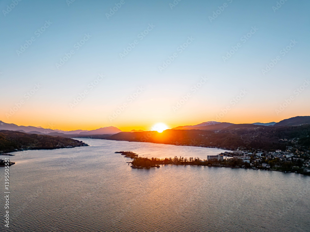 Fototapeta premium Wörthersee Landscape during Sunset, Wörthersee Austria