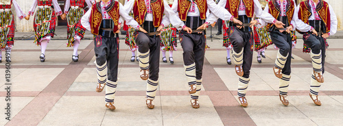 Canvastavla Dancers