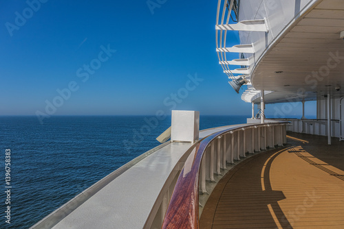 Obraz na płótnie Views from outdoor teak balcony terrace veranda promenade observation deck of ocean liner cruiseship cruise ship with at sea during Transatlantic Crossing to New York on beautiful sun day w salonie