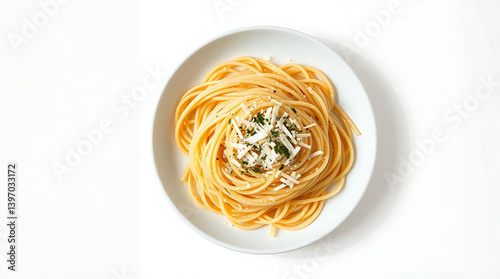 Spaghetti di Atas Piring Putih dengan Taburan Keju dan Oregano