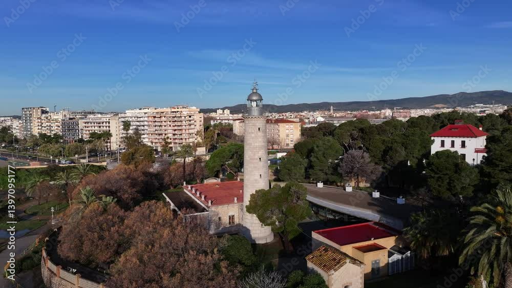 Faro de San Cristobal en Villanueva y Geltrú, Barcelona, Cataluña Faro de San Cristobal en Villanueva y Geltrú, Barcelona, Cataluña
