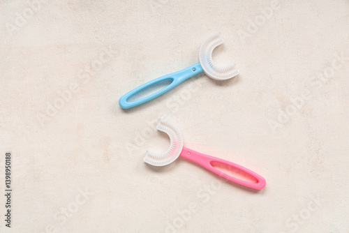 Children's toothbrushes on ...